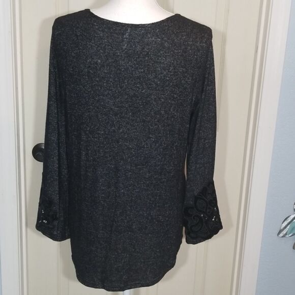 Passport, L/S Lace Detail Super Soft Top, NWT - Picture 7 of 8